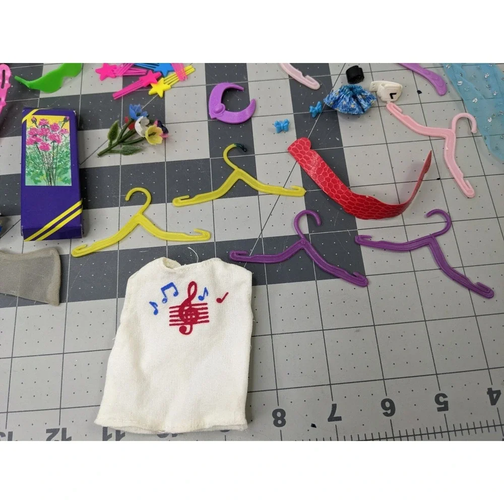 Fashion Doll Accessories Lot Vintage Hats‎ Hangers Belts Parasol Hair